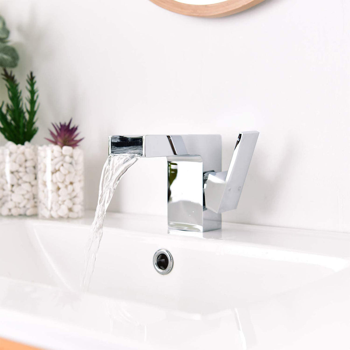 Niagra Single Hole Bathroom Faucet - manufacturer photo