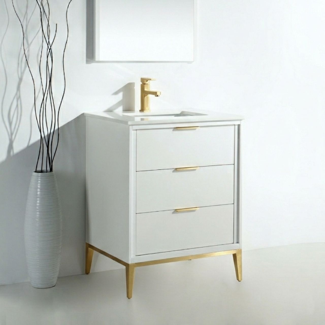 Divani 24" Solid Wood Freestanding Bathroom Vanity with Quartz Countertop