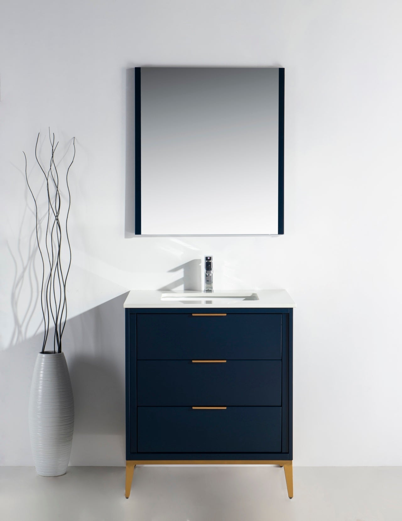 Divani 30" Solid Wood Freestanding Bathroom Vanity with Quartz Countertop