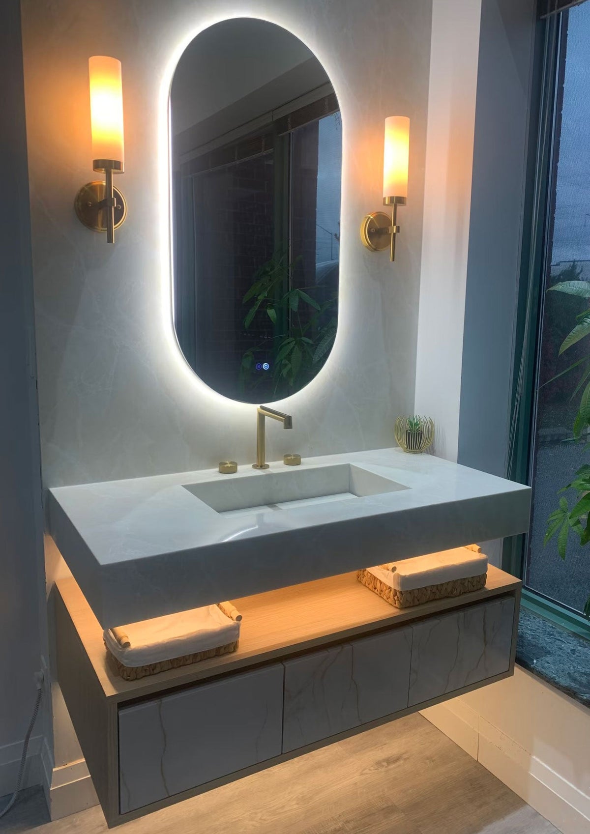 Kodaen Moderno Backlit LED Bathroom Mirror
