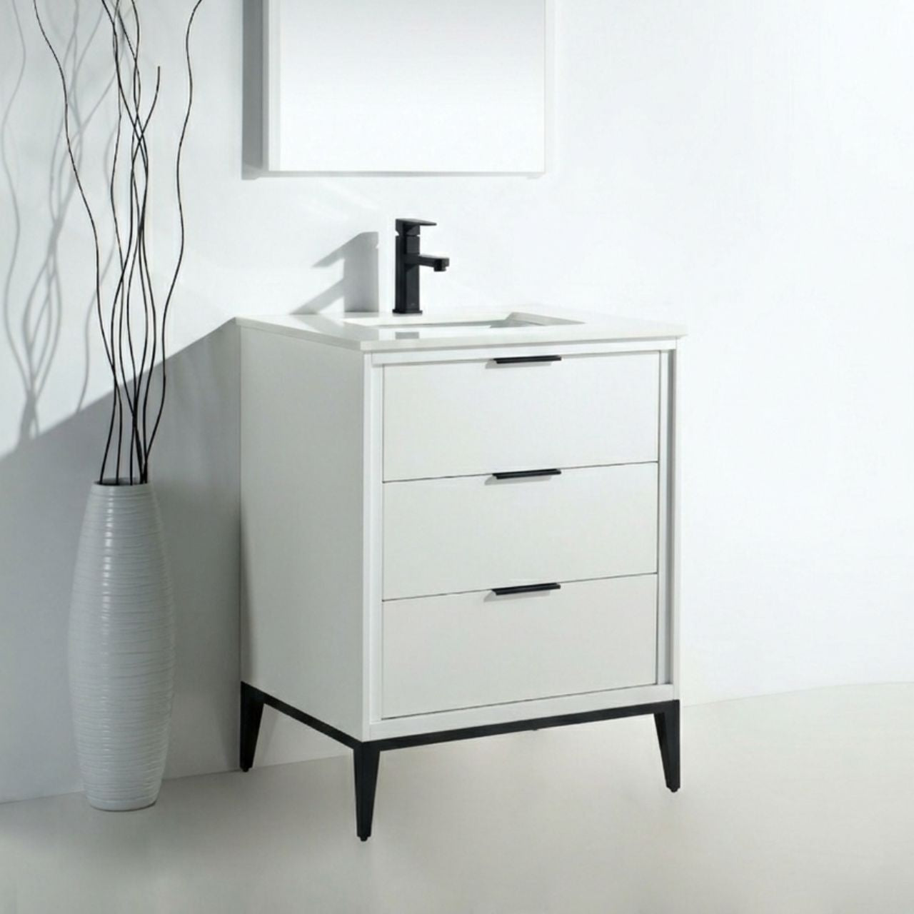 Divani 24" Solid Wood Freestanding Bathroom Vanity with Quartz Countertop