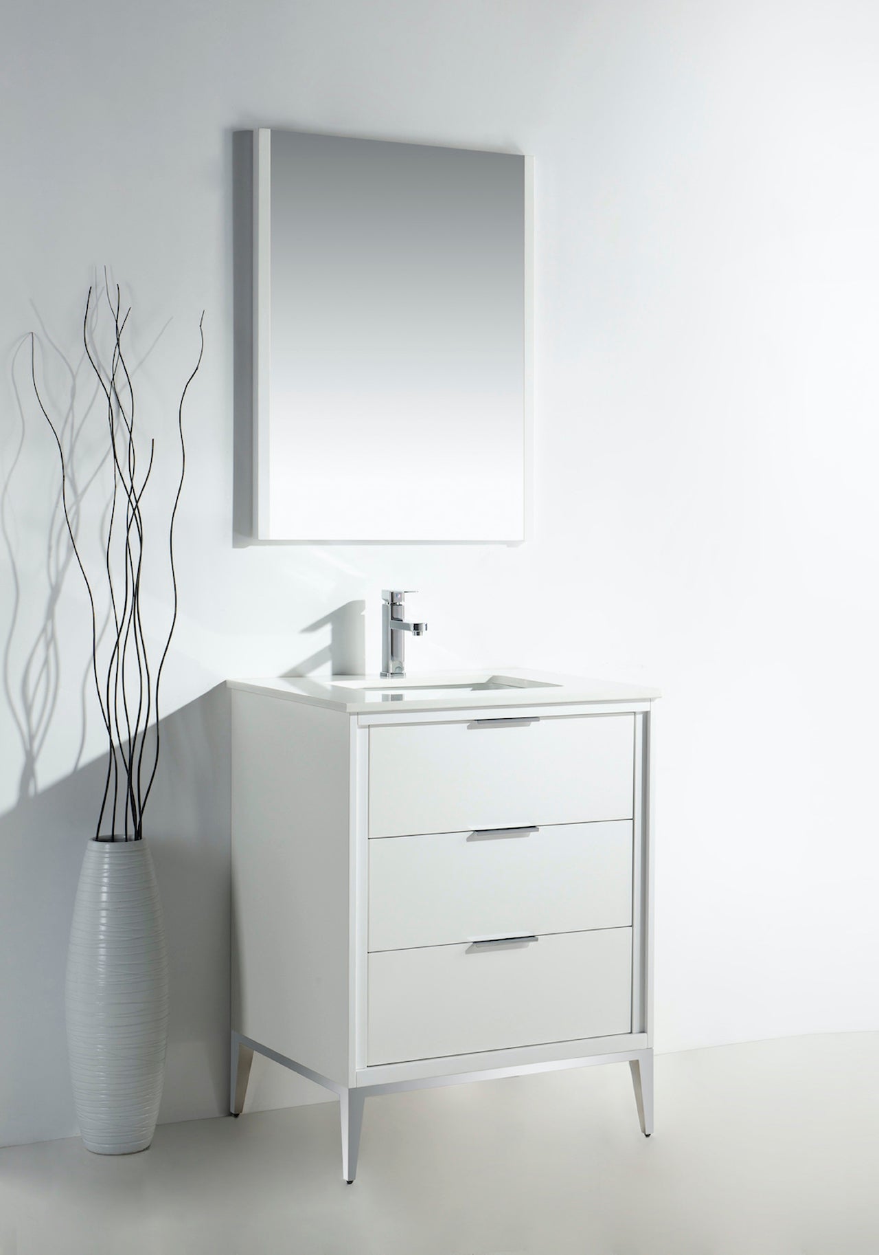Divani 24" Solid Wood Freestanding Bathroom Vanity with Quartz Countertop