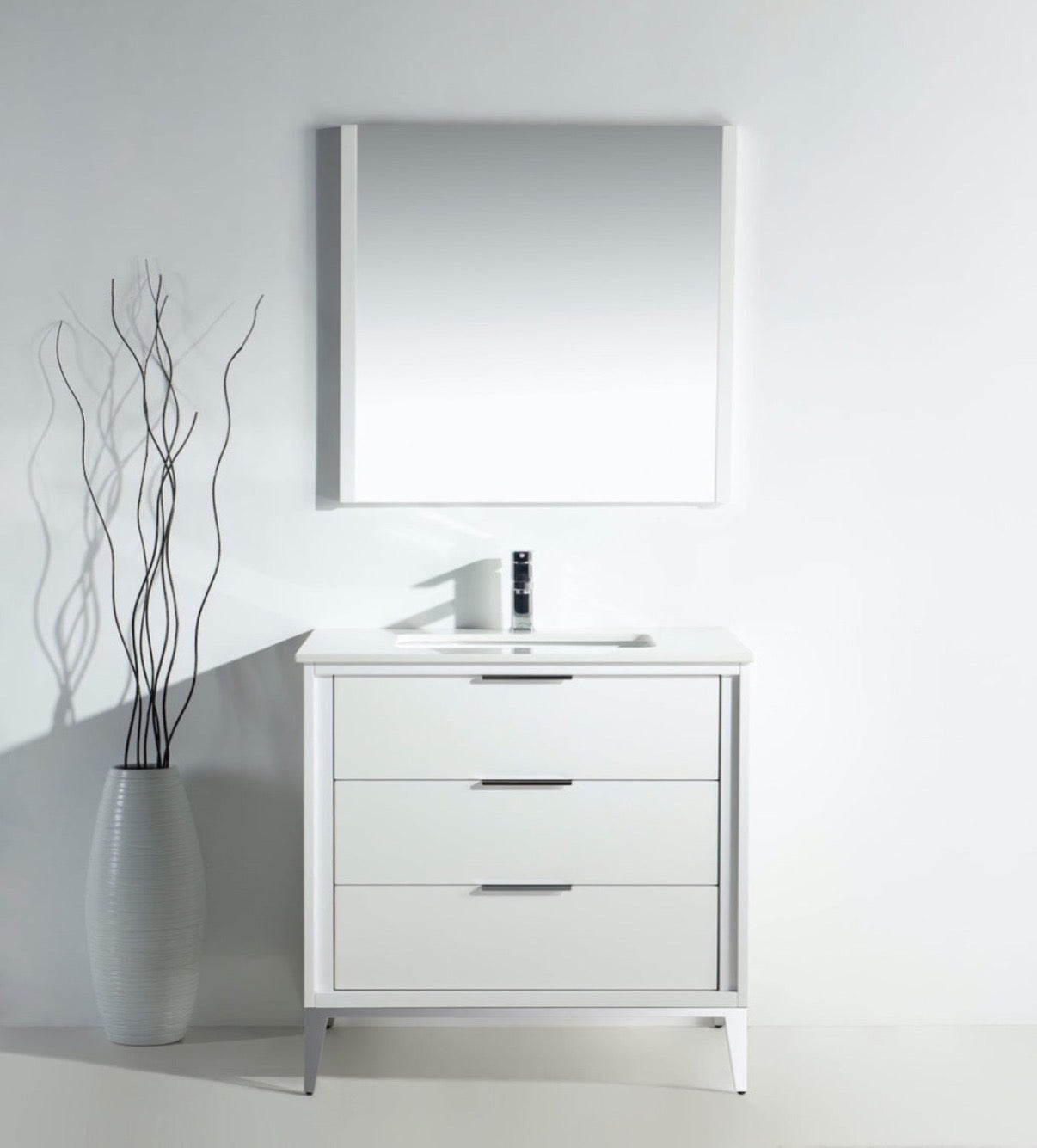 Divani 30" Solid Wood Freestanding Bathroom Vanity with Quartz Countertop